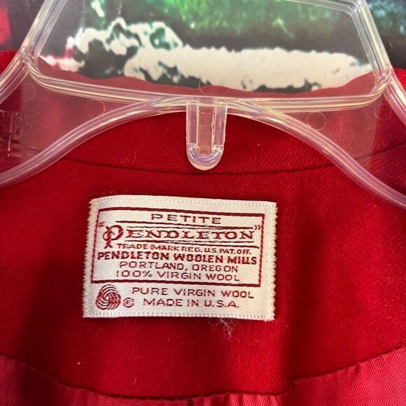 Vintage Pendleton Wool Red Blazer Jacket Gold Tone Buttons Petite Medium - Picture 2 of 6
